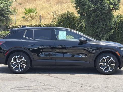 Used 2025 Chevrolet Equinox EV LT FWD image 3