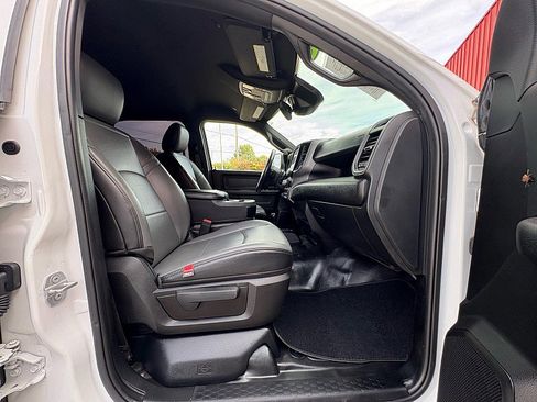 Used 2022 RAM 5500 Tradesman w/ Safety Group image 17