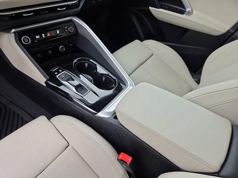 Used 2025 Audi Q5 Prestige AWD/4WD image 25