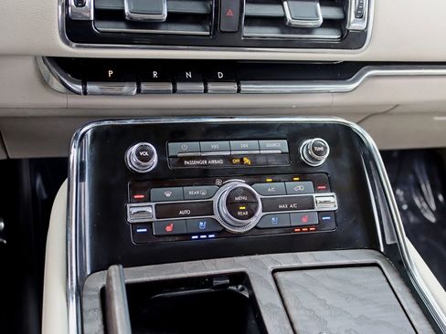 Used 2020 Lincoln Navigator L Reserve w/ Luxury Package AWD/4WD image 28