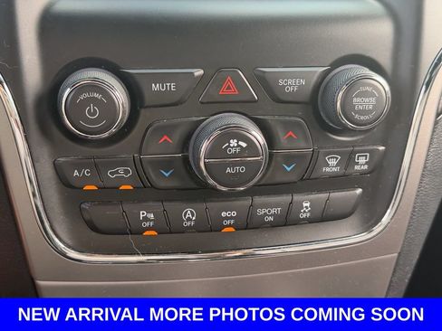 Used 2019 Jeep Grand Cherokee Laredo RWD image 24