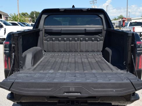 Used 2025 GMC Sierra EV Denali AWD/4WD image 21
