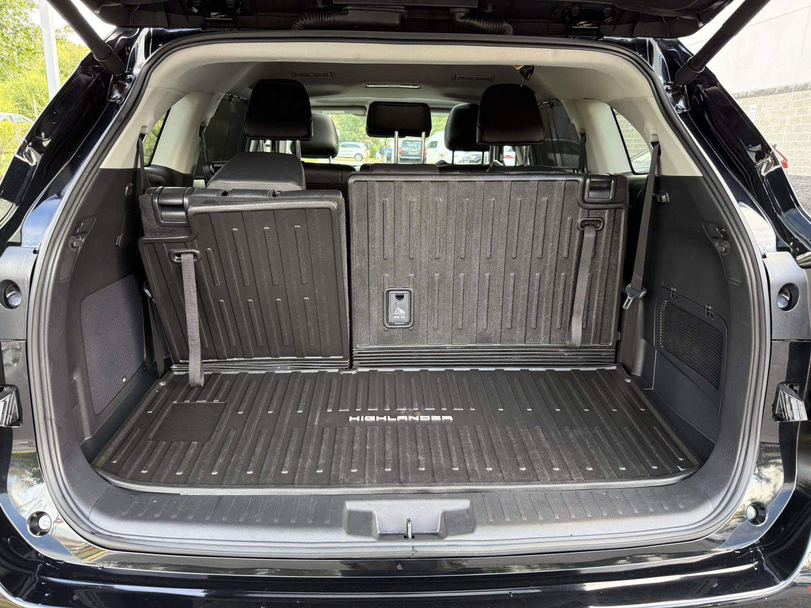 Used 2026 Toyota Highlander Limited AWD/4WD image 30