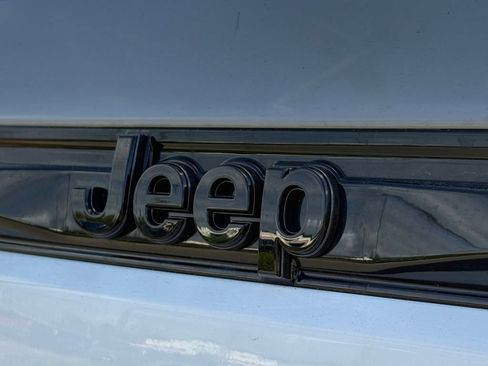 New 2026 Jeep Grand Cherokee Altitude RWD image 9
