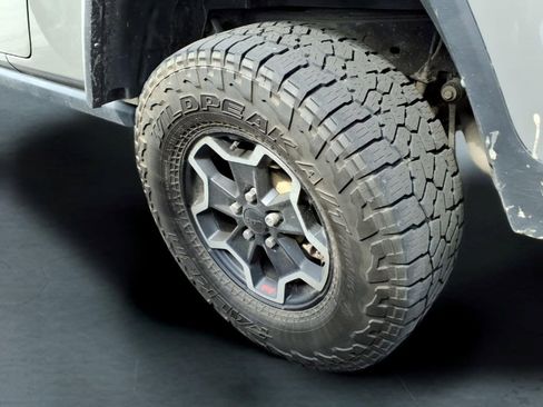 Used 2022 Jeep Gladiator Rubicon w/ LED Lighting Group image 19