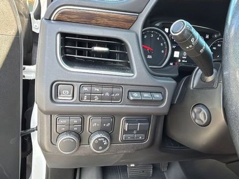 Used 2021 Chevrolet Tahoe Premier w/ Premium Package image 18