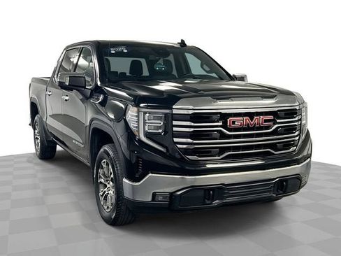 Used 2025 GMC Sierra 1500 SLT image 1