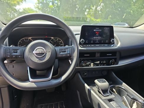 Used 2024 Nissan Rogue SV FWD image 13