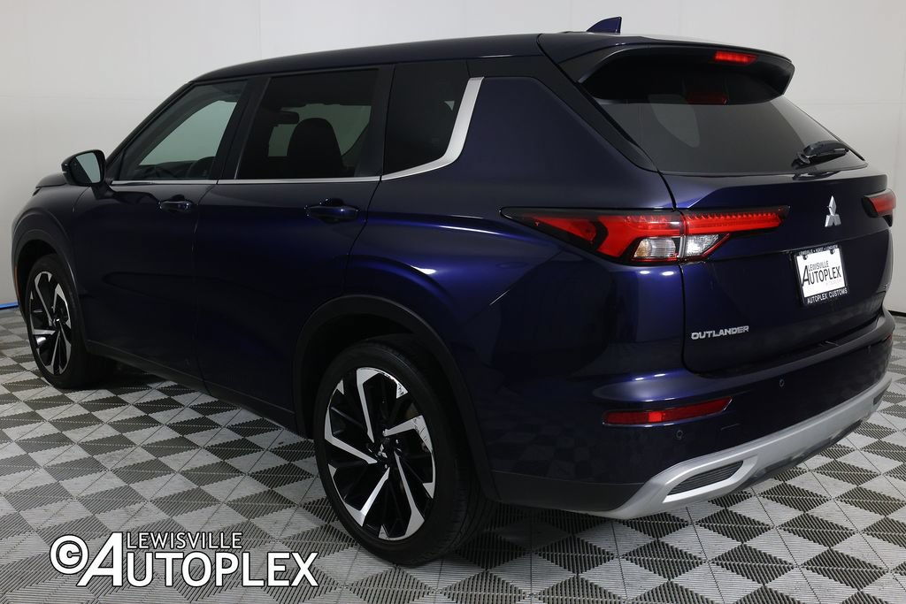 Used 2023 Mitsubishi Outlander SE FWD image 7
