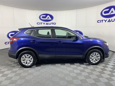 Used 2020 Nissan Rogue Sport S FWD image 2
