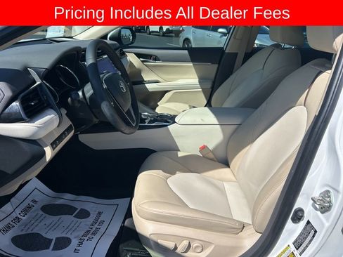 Used 2020 Toyota Camry XLE FWD image 2