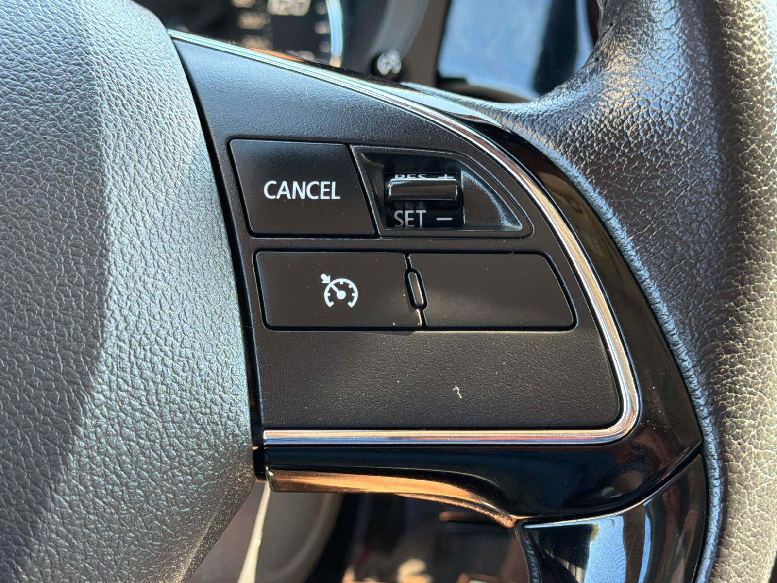 Used 2017 Mitsubishi Outlander SEL FWD image 37