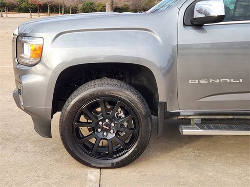 Used 2022 GMC Canyon Denali image 8