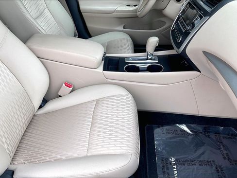 Used 2017 Nissan Altima 2.5 S w/ Power Driver Seat Package image 21