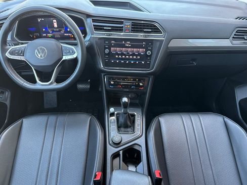 Used 2022 Volkswagen Tiguan SE AWD/4WD image 16
