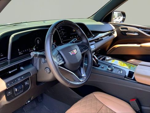 Used 2023 Cadillac Escalade Sport w/ LPO, ONYX Package image 12