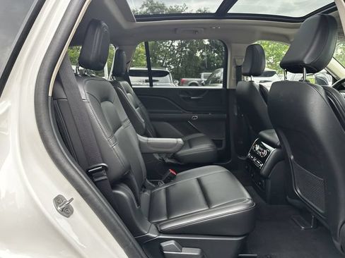 Certified 2023 Lincoln Aviator AWD w/ Premium Package image 37