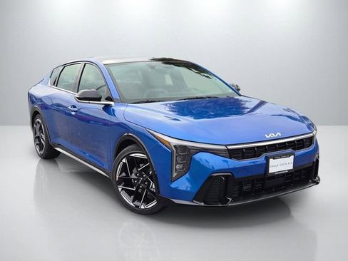 New 2025 Kia K4 GT-Line image 1