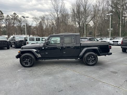 Used 2021 Jeep Gladiator Sport image 6