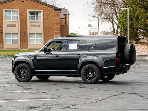 Used 2023 Land Rover Defender 130 X-Dynamic SE image 7