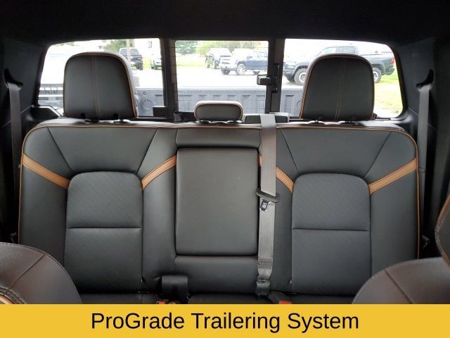 Used 2023 GMC Canyon AT4 w/ AT4 Premium Package AWD/4WD image 13