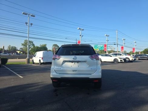 Certified 2016 Nissan Rogue SL w/ SL Premium Package AWD/4WD image 4