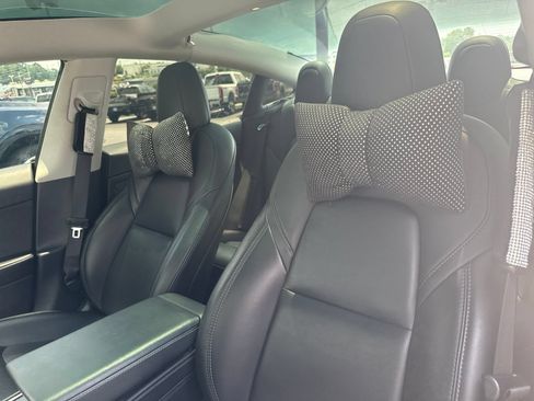 Used 2023 Tesla Model 3 Standard Range RWD image 2