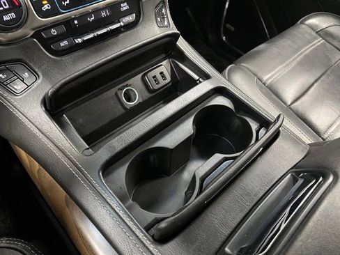Used 2020 GMC Yukon XL Denali image 42