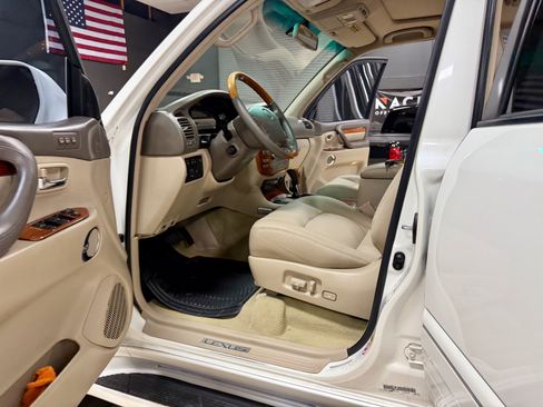 Used 2006 Lexus LX 470 4WD w/ Preferred Accessory Pkg image 18