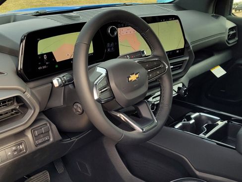 New 2025 Chevrolet Silverado EV LT image 15