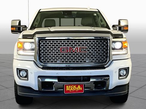 Used 2016 GMC Sierra 2500 Denali w/ Duramax Plus Package image 3