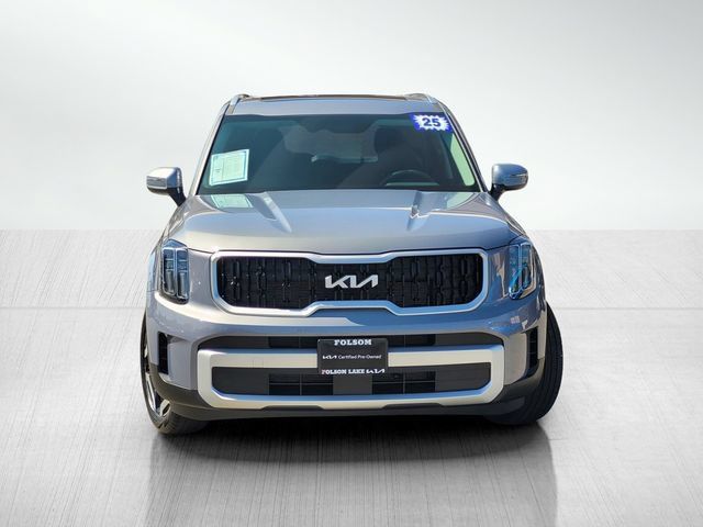 Used 2025 Kia Telluride EX w/ EX Captain's Chair Package AWD/4WD image 2