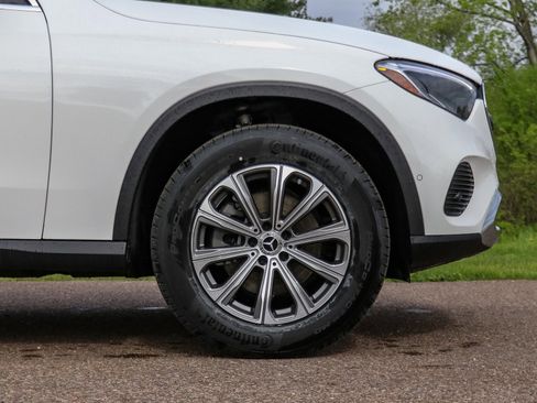 Used 2025 Mercedes-Benz GLC 300 4MATIC image 6