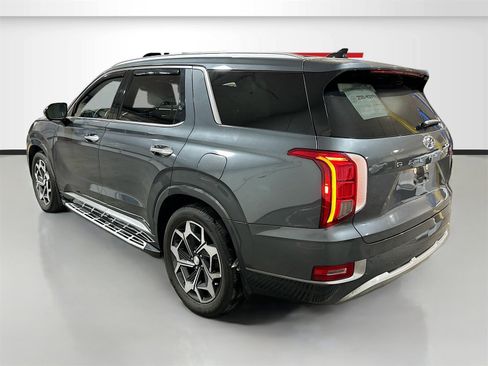 Used 2022 Hyundai Palisade Calligraphy w/ Winter Package image 6
