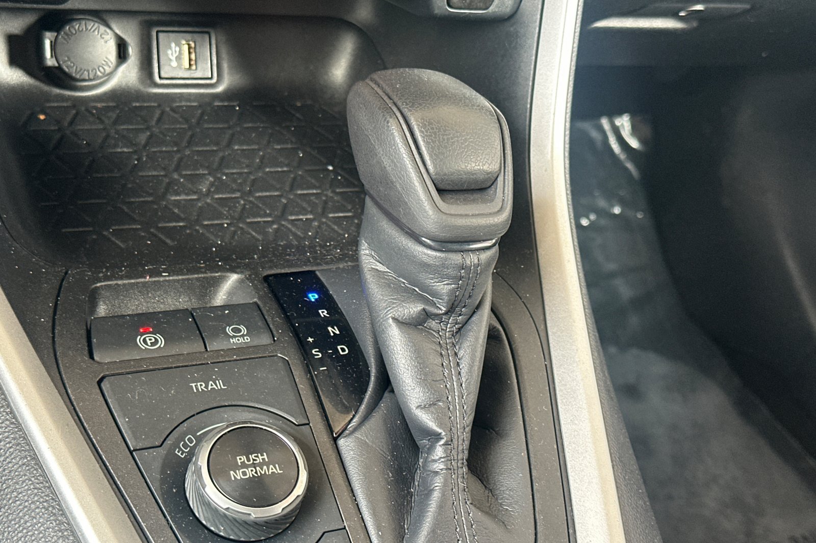Certified 2023 Toyota RAV4 LE AWD/4WD image 25
