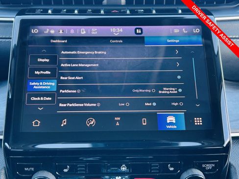 Used 2023 Jeep Grand Cherokee L Limited w/ Black Appearance Package image 10