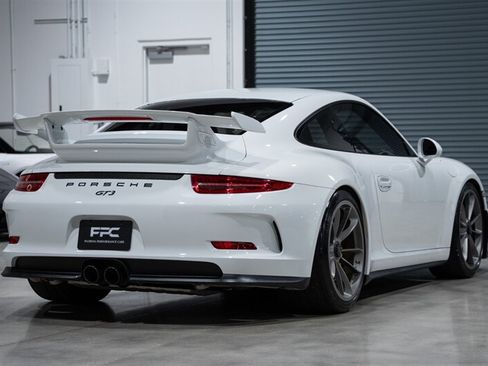 Used 2015 Porsche 911 GT3 RWD image 15