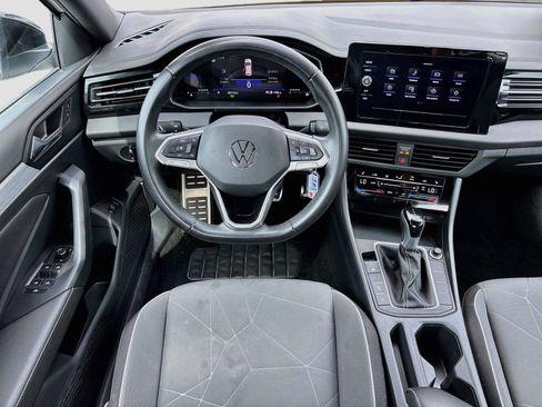 Used 2025 Volkswagen Jetta Sport FWD image 25