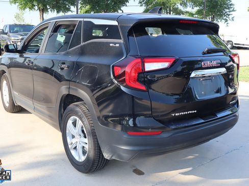 Used 2024 GMC Terrain SLE AWD/4WD image 6