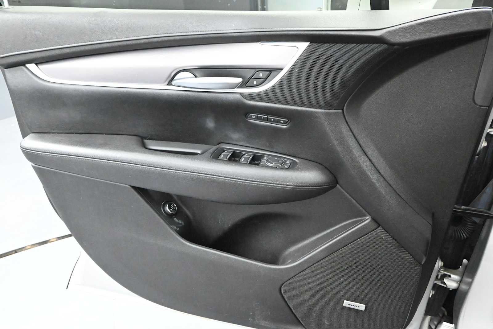 Used 2017 Cadillac XT5 Luxury w/ Driver Awareness Package AWD/4WD image 24