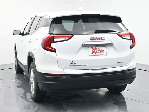 Used 2024 GMC Terrain SLE image 21