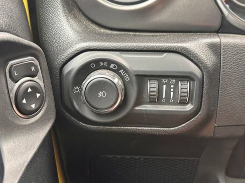 Used 2022 Jeep Wrangler Unlimited Sport AWD/4WD image 19