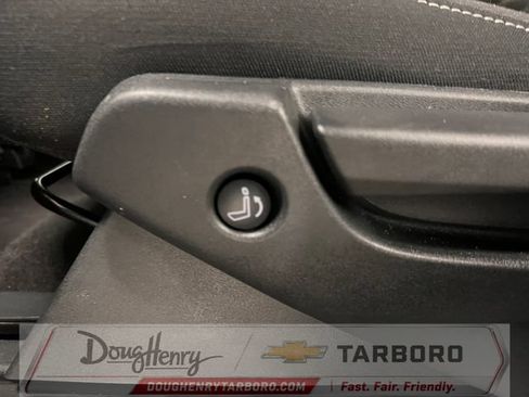 Used 2025 Nissan Pathfinder SV FWD image 34