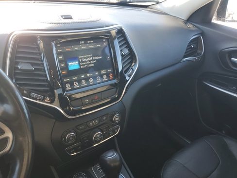 Used 2020 Jeep Cherokee Limited image 19