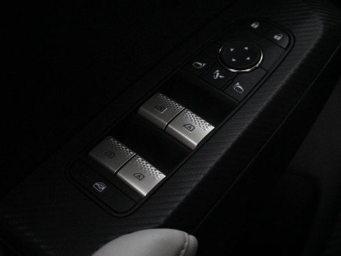 New 2025 Mitsubishi Outlander SE image 16