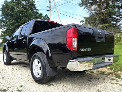 Used 2005 Nissan Frontier SE w/ (P01) Power Pkg AWD/4WD image 5