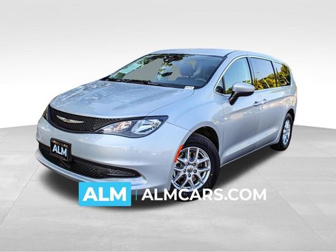 Used 2023 Chrysler Voyager LX FWD image 1