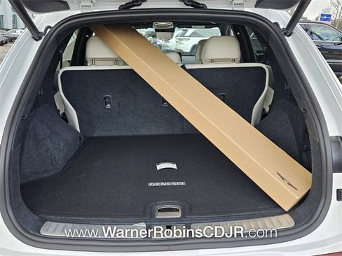 Used 2025 Genesis Electrified GV70 w/ Prestige Package image 12