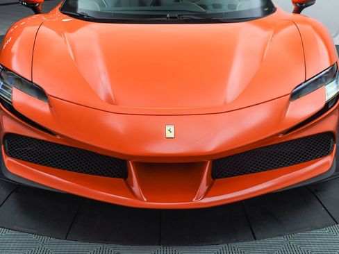 Used 2025 Ferrari SF90 Spider image 28