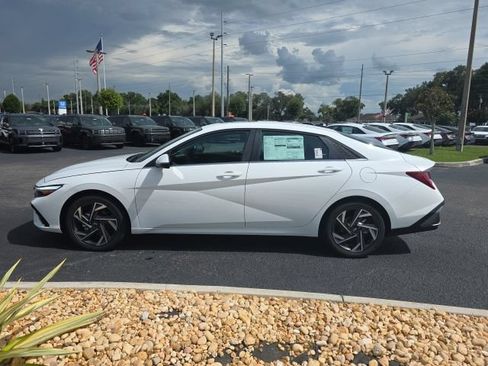 New 2026 Hyundai Elantra Limited FWD image 19